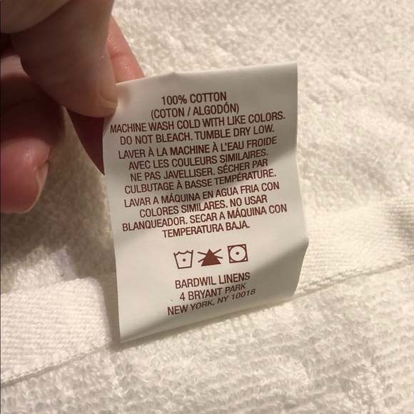 Festive Christmas Tree Embroidered White Hand Towels 🎄 - Picture 4 of 4